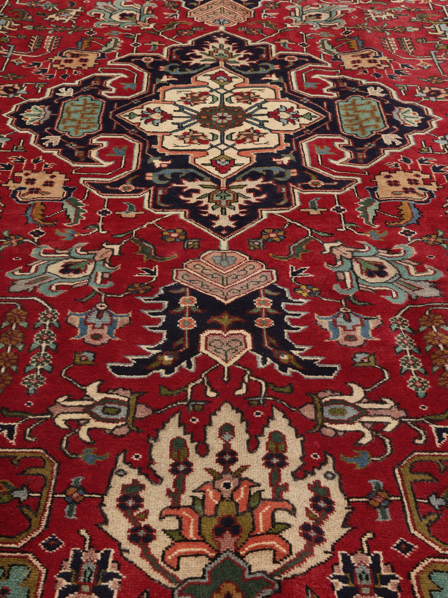 
    Tabriz - Dark red - 202 x 300 cm
  