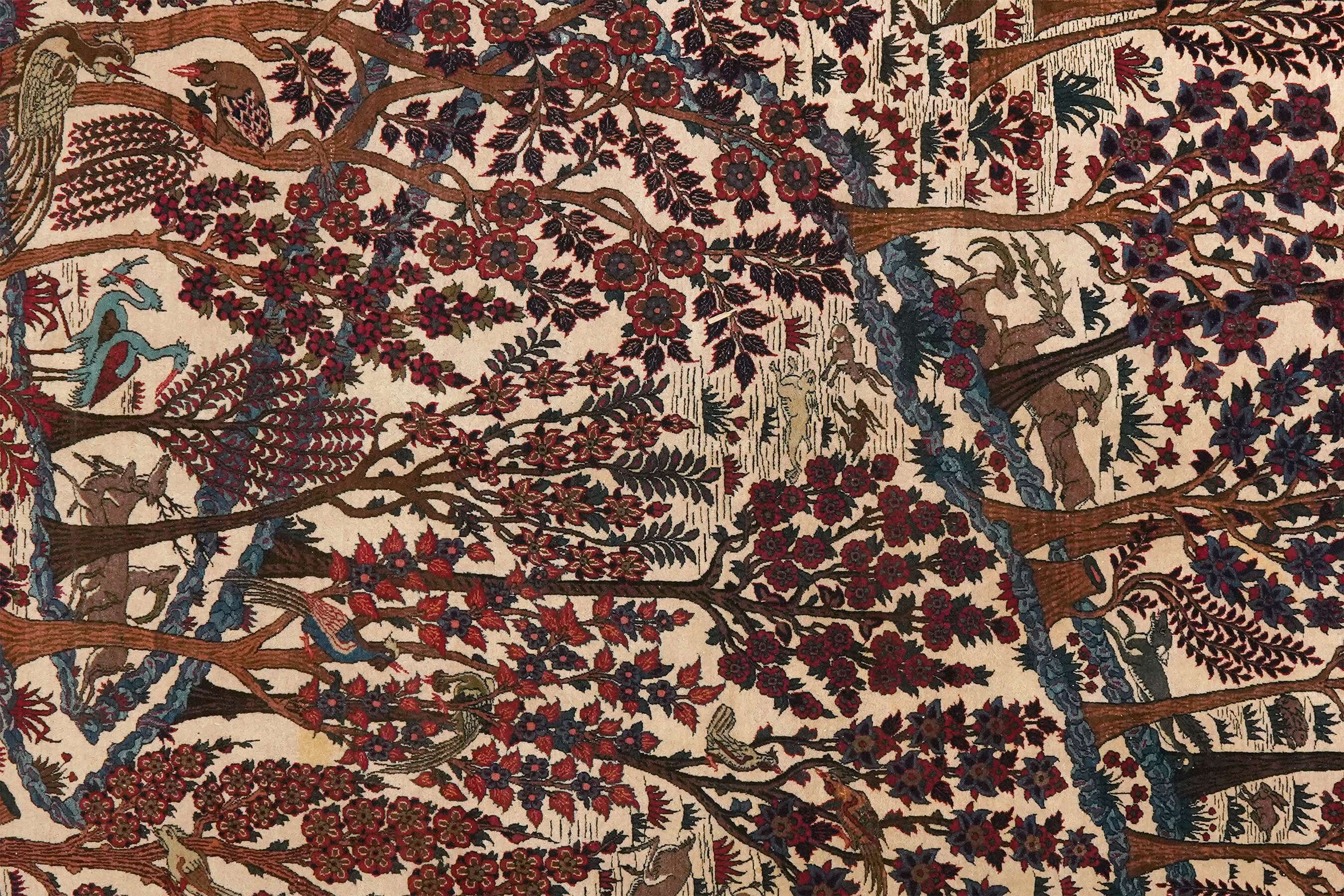 
    Isfahan silk warp - Black - 212 x 322 cm
  