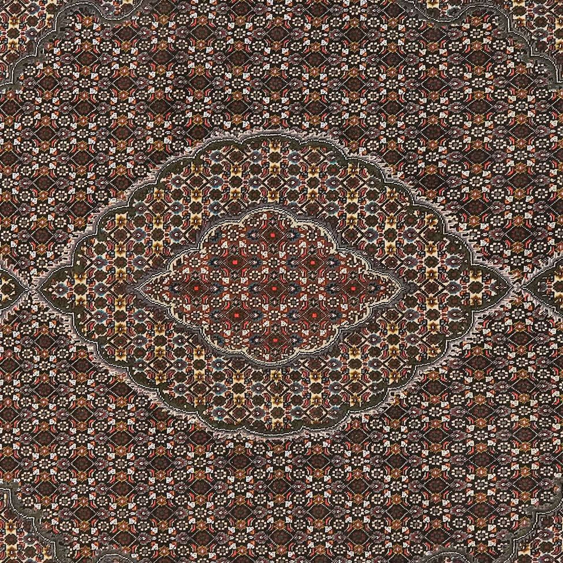 
    Tabriz 40 Raj - Brown - 153 x 198 cm
  