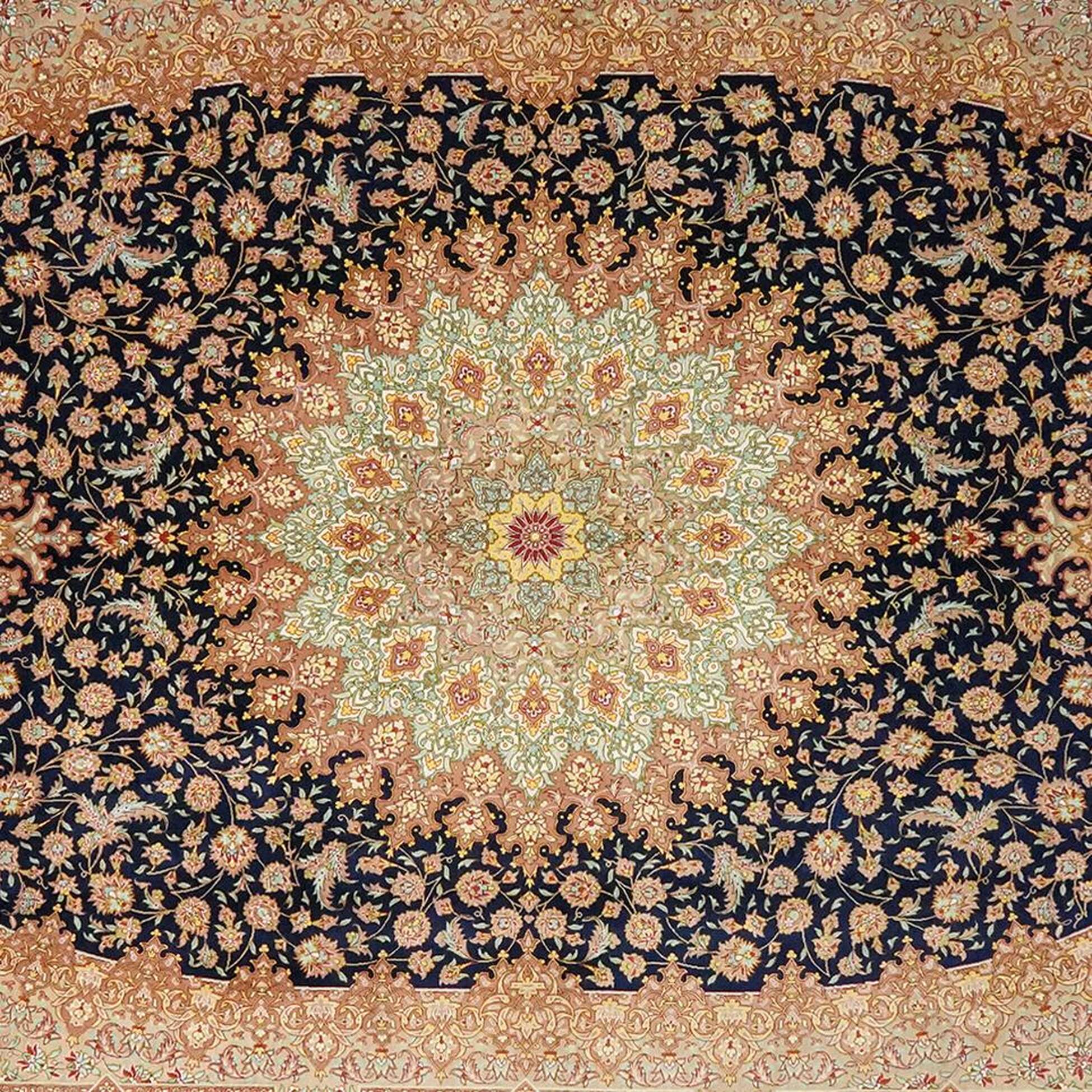 
    Qum silk - Brown - 199 x 300 cm
  