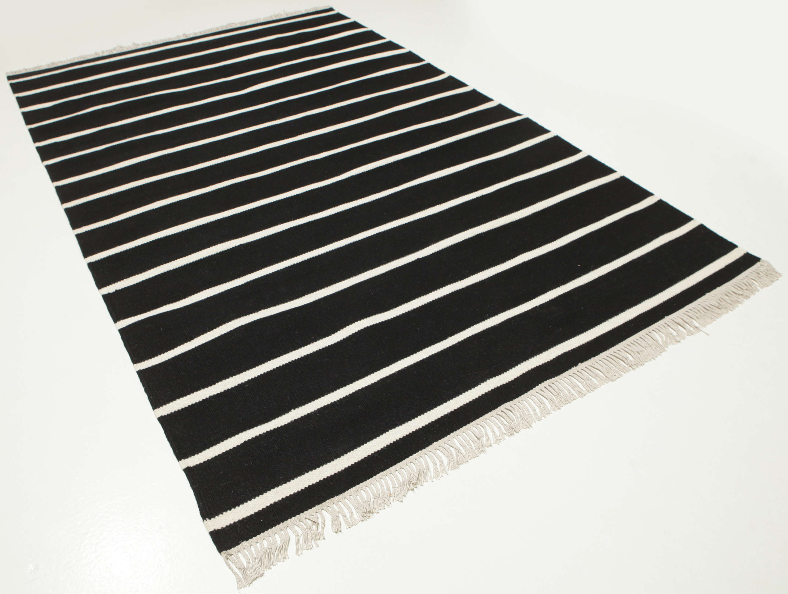 
    Dhurrie Stripe - Black / White - 190 x 290 cm
  