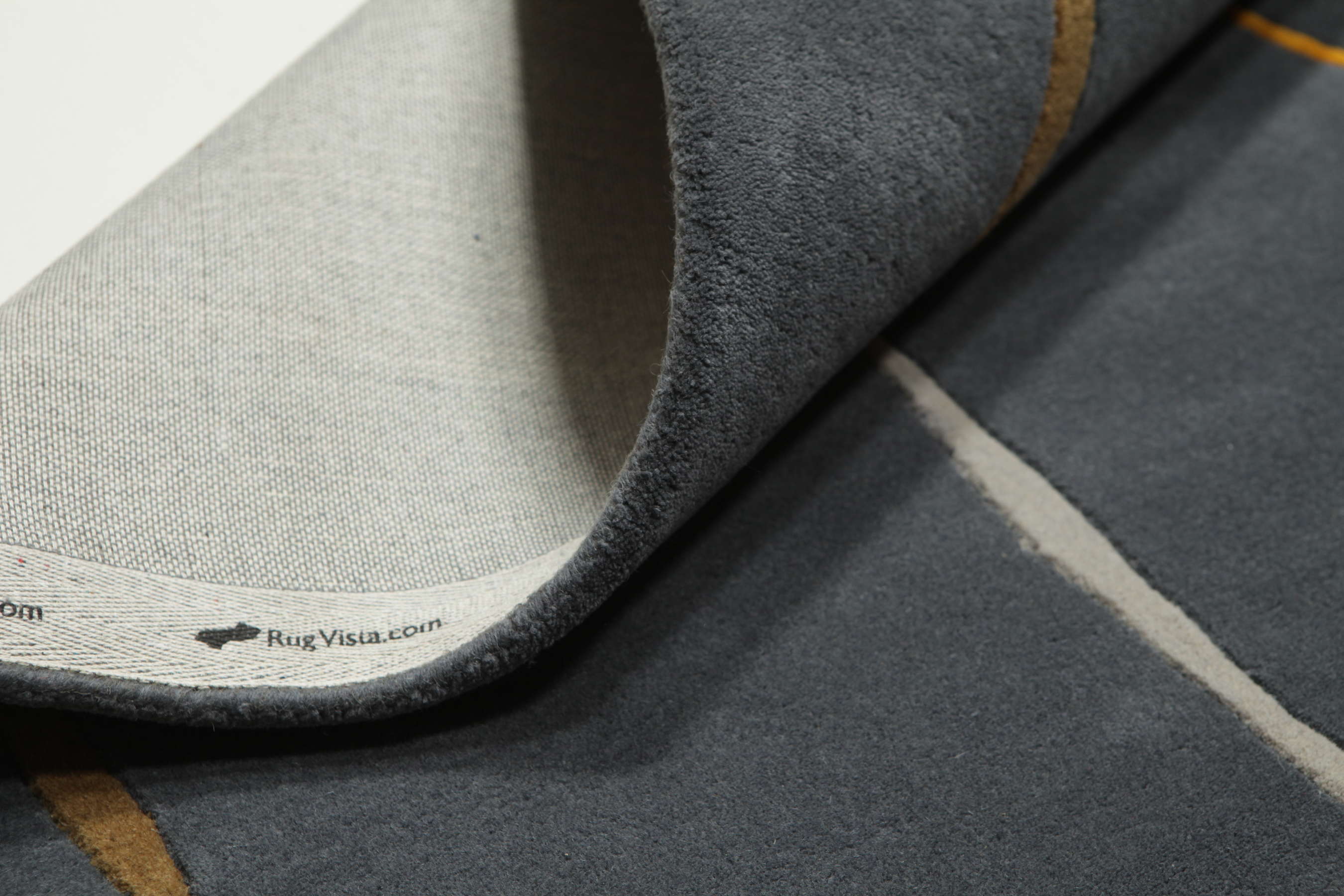 
    Flaws Handtufted - Grey - 160 x 230 cm
  