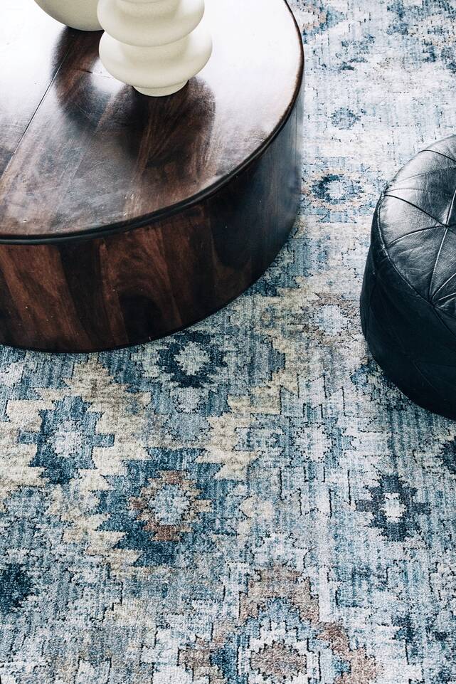 Blue  empera lumina -  Carpet in a living room.