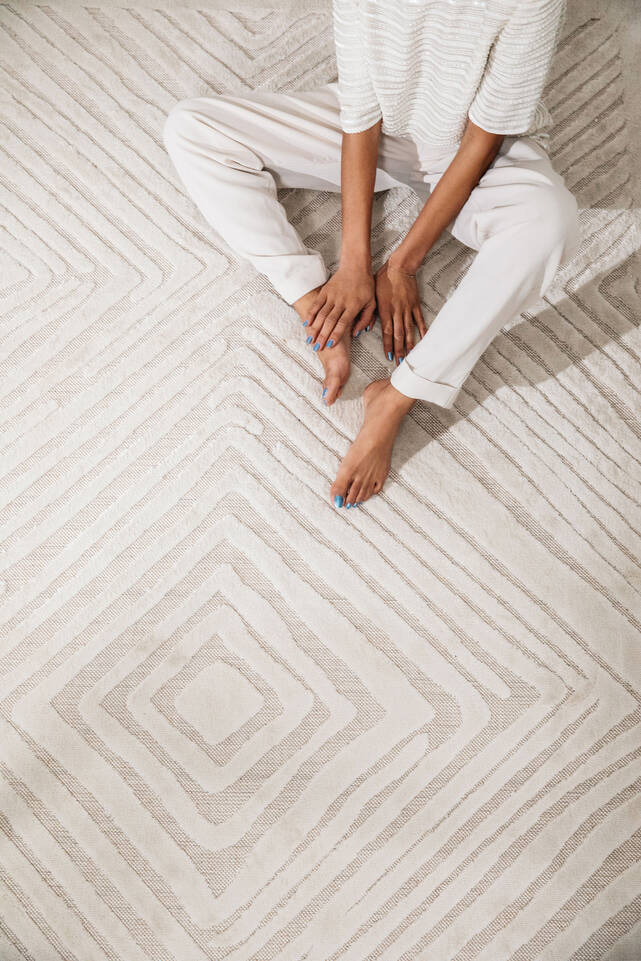 White  anatolian canyon -  Carpet in a living room.