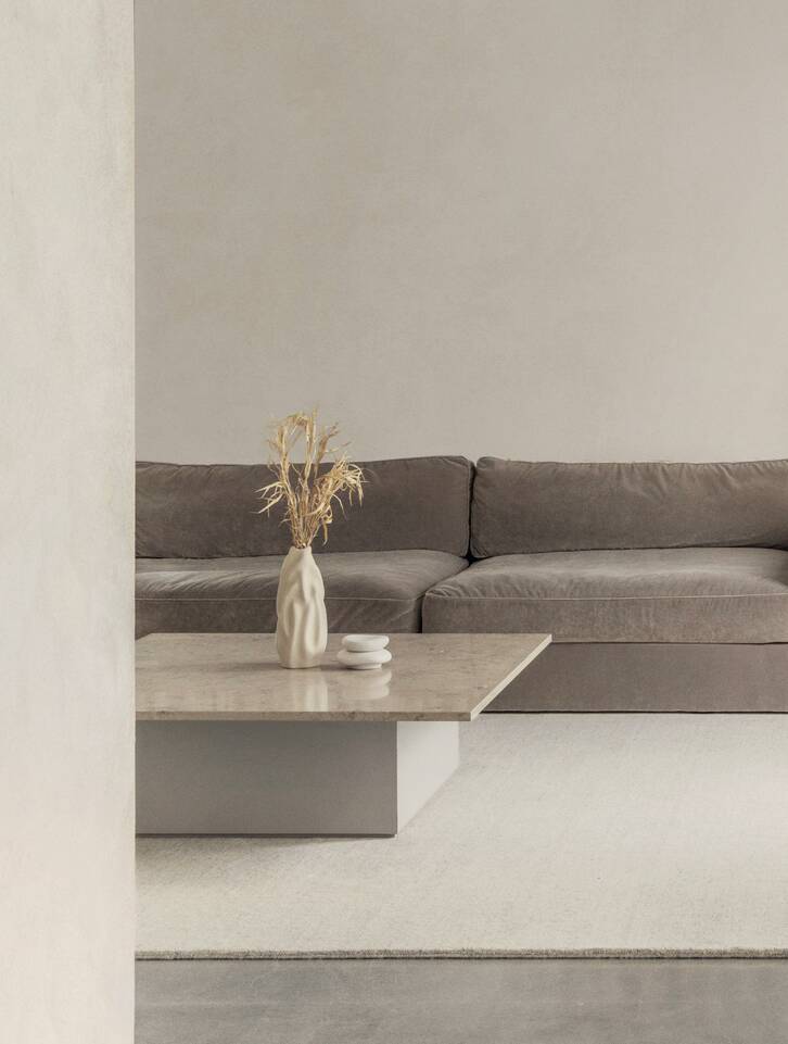 Černý / šedý, podlouhlý, handloom koberec v obývací pokoj.