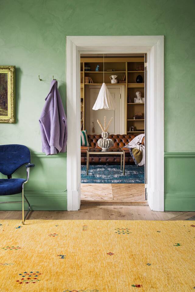 Brown / yellow  gabbeh loom -  Carpet in a living room.