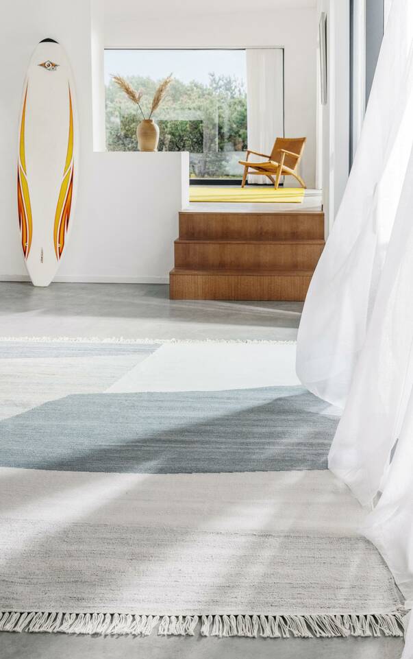Černý / šedý, , pet yarn kelim koberec v obývací pokoj.