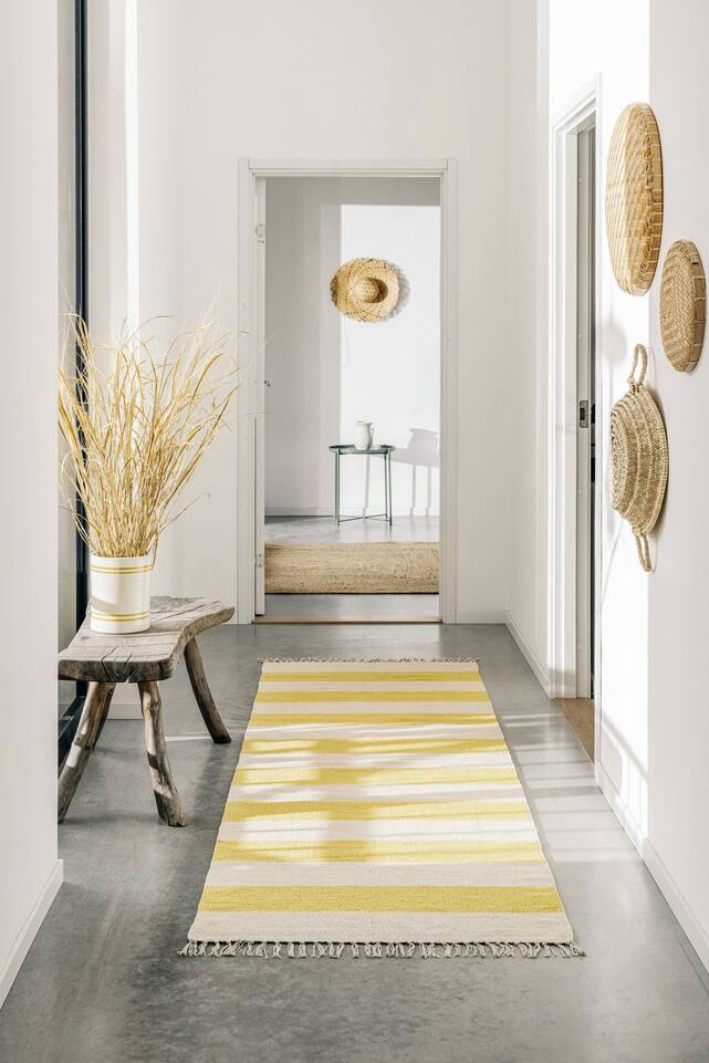 Καφέ / κίτρινο, στενόμακρο χαλι cotton dorri στο διάδρομος.