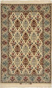  イスファハン 絹の縦糸 署名: Davari 絨毯 110X170 ペルシャ ウール ベージュ/茶色 小 Carpetvista